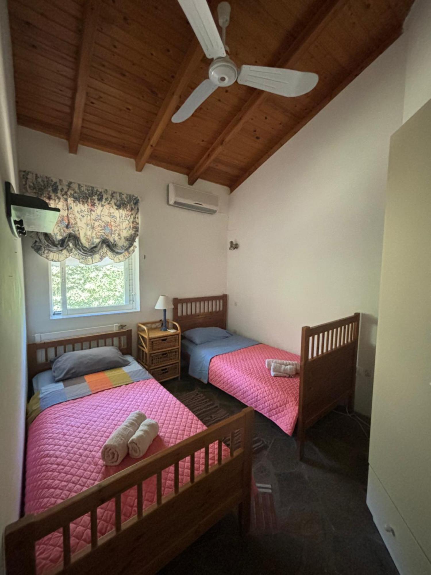 Country House With Pool And Big Garden Oropos Ngoại thất bức ảnh