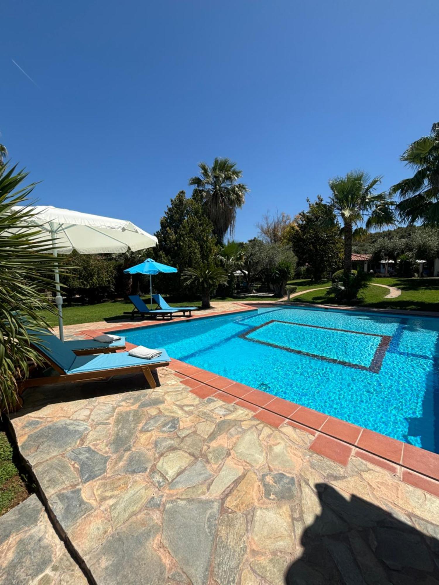 Country House With Pool And Big Garden Oropos Ngoại thất bức ảnh
