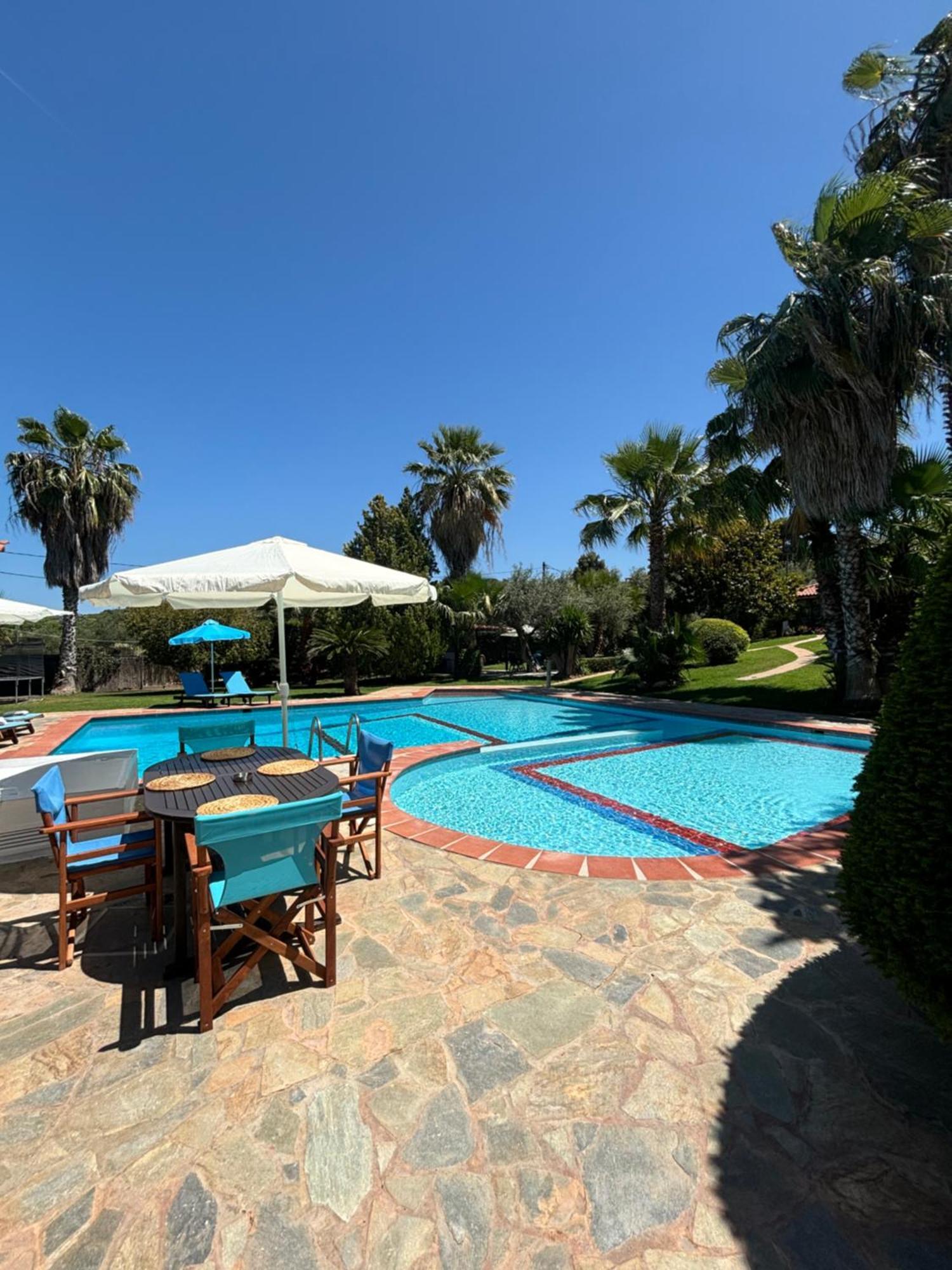 Country House With Pool And Big Garden Oropos Ngoại thất bức ảnh