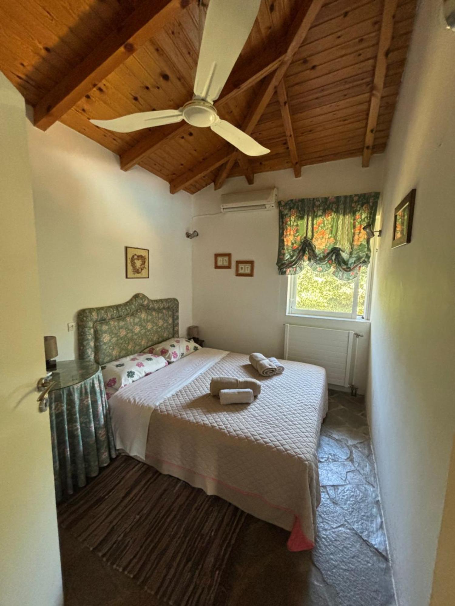 Country House With Pool And Big Garden Oropos Ngoại thất bức ảnh